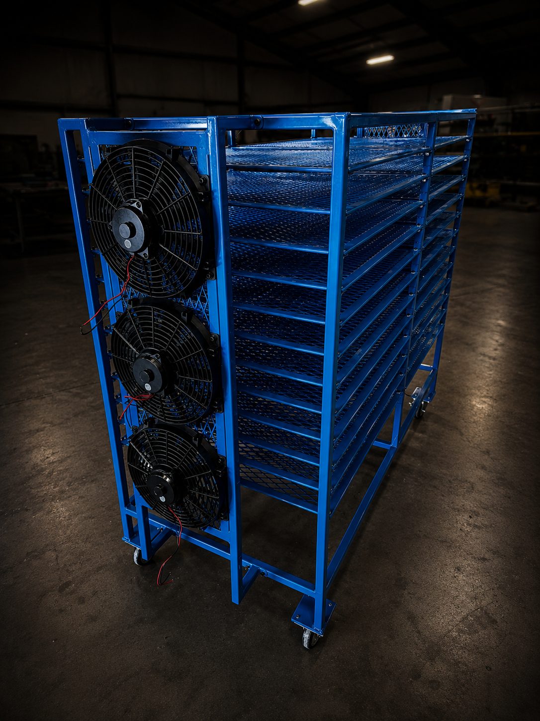 Blue steel rack fitted with a column of mounted fans